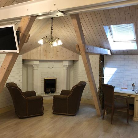 Hotel Chateau Cihelny Карлови Вари Екстериор снимка