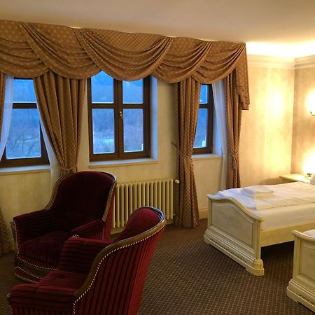 Hotel Chateau Cihelny Карлови Вари Екстериор снимка