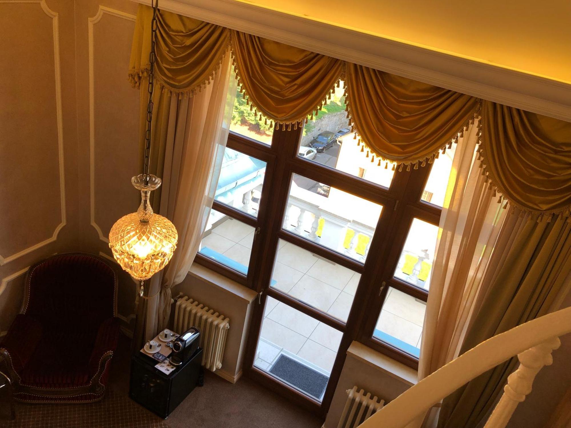 Hotel Chateau Cihelny Карлови Вари Екстериор снимка
