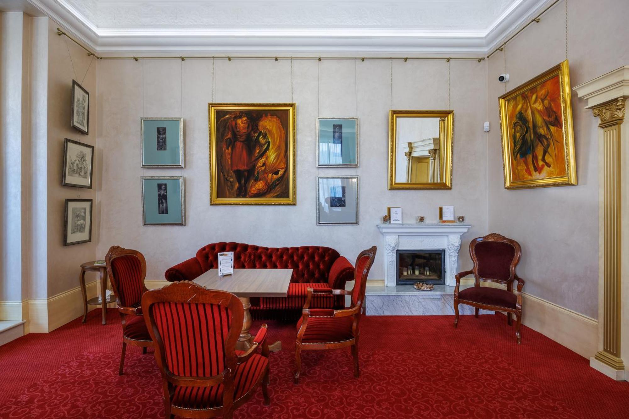 Hotel Chateau Cihelny Карлови Вари Екстериор снимка