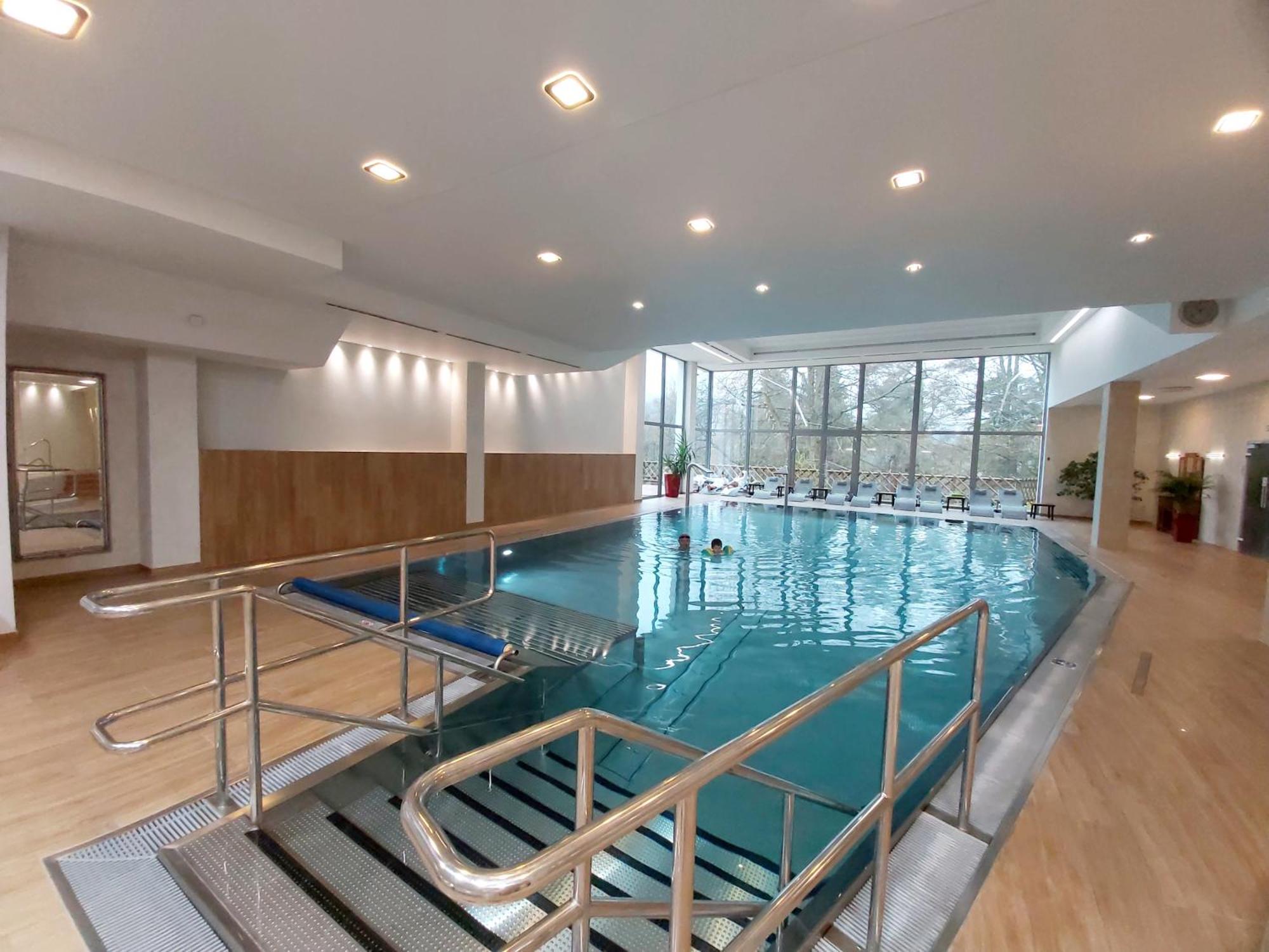 Hotel Chateau Cihelny Карлови Вари Екстериор снимка