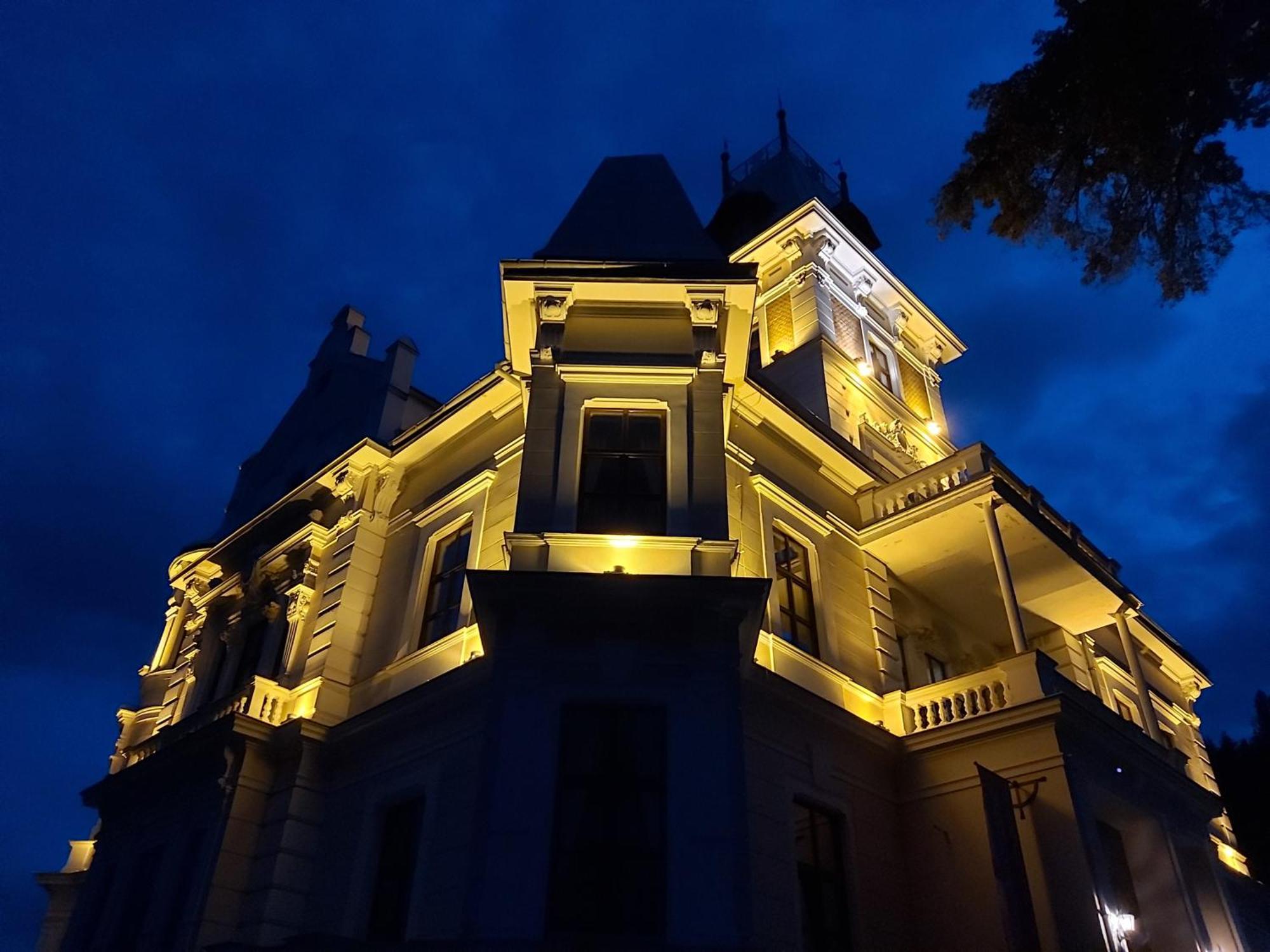 Hotel Chateau Cihelny Карлови Вари Екстериор снимка